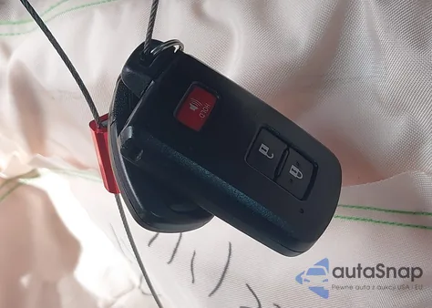 2018 Toyota Rav4 Hybrid Le z USA, uszkodzony, nr VIN JTMRJREV0JD257571